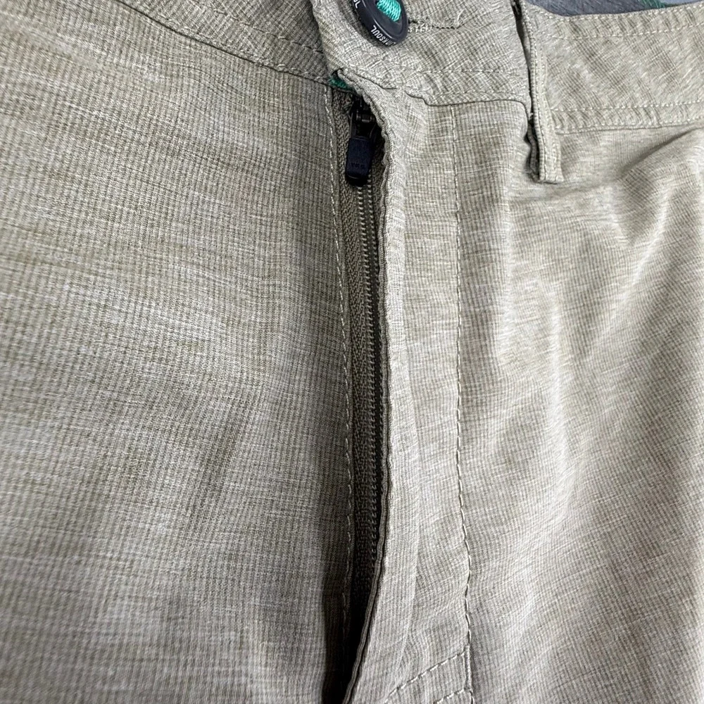 Linksoul Shorts Mens 32 Tan Boardwalker Hybrid Golf Walk Shorts Stretch